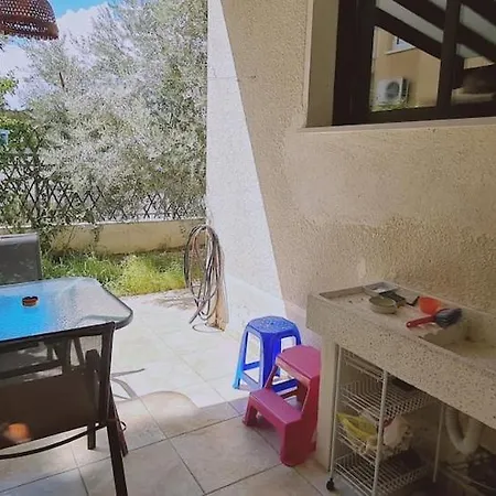 Garden Apartment *