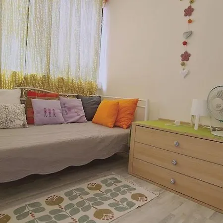 Garden Apartment *